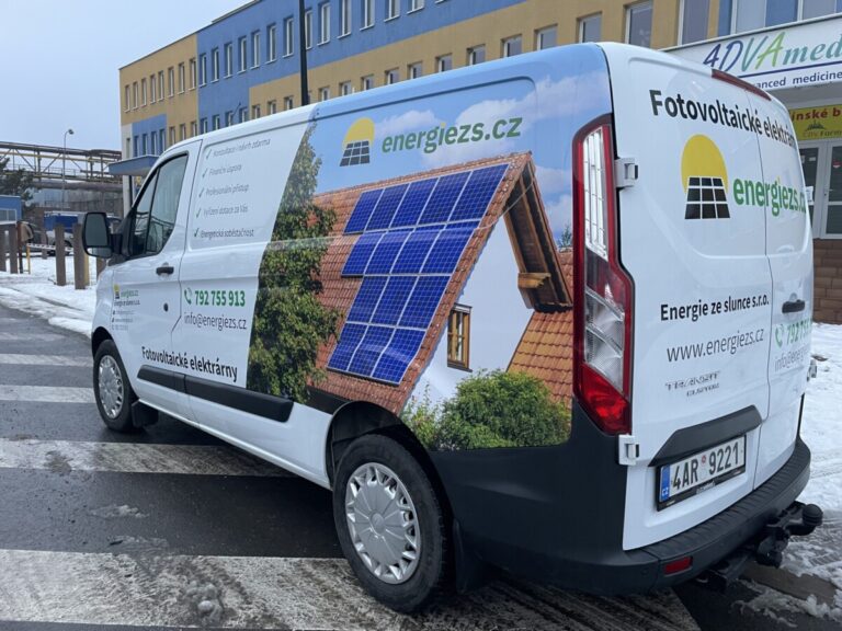 Foto č. 1 - Energie ze slunce – polep dodávek Ford Transit